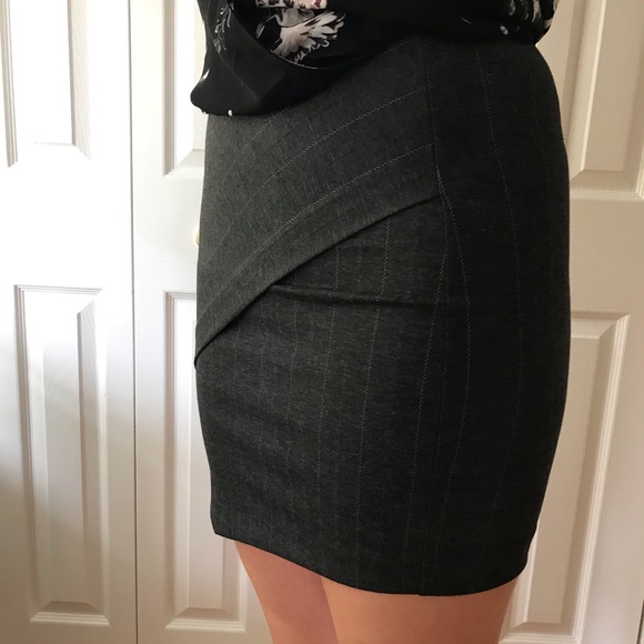 Dynamite elastic waist grey skirt - Picture 2 of 3